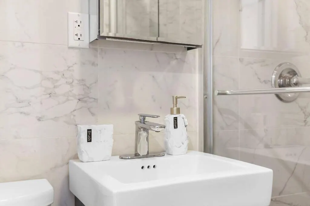 69-5B I Stylish Lower East Side 1Br Apt Brand New New York