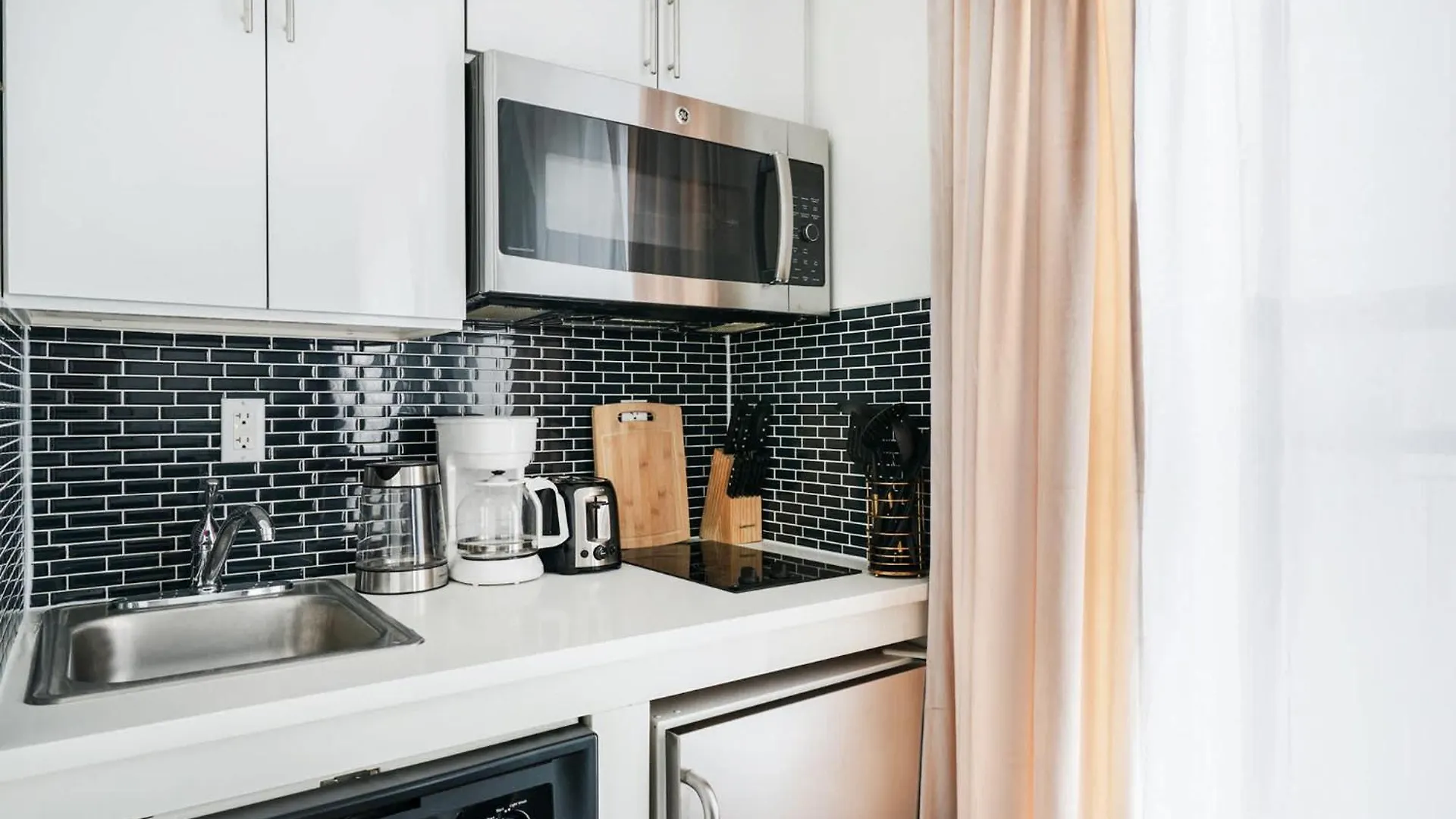 69-5B I Stylish Lower East Side 1Br Apt Brand New New York United States