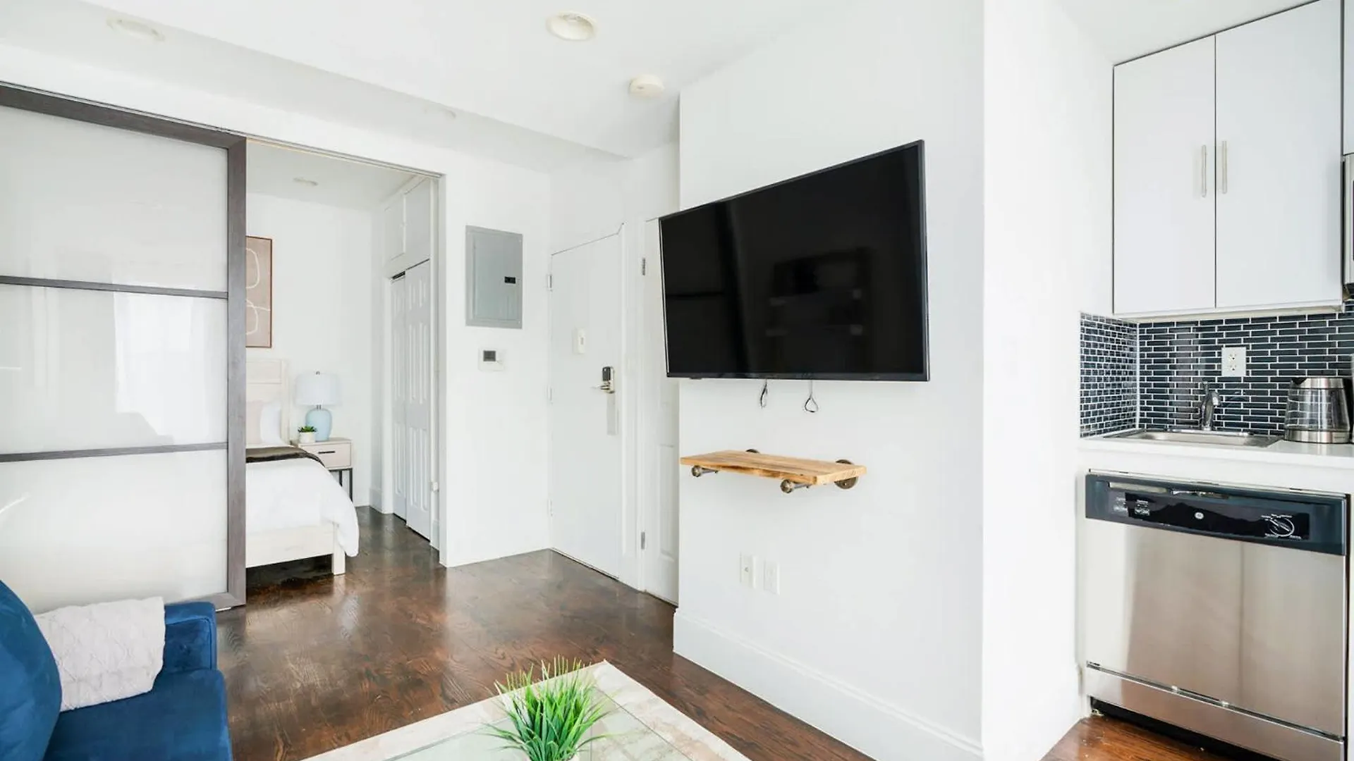 69-5B I Stylish Lower East Side 1Br Apt Brand New New York 0*,  United States